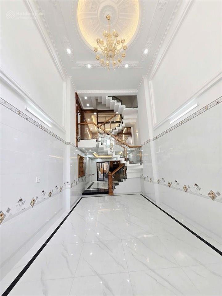 6 ty nhỏ. nhà đẹp quá đi ngang quẹo vô hỏi hương lộ 2. bốn xã. dt 72m2 nở hậu xem muốn mua ở liền