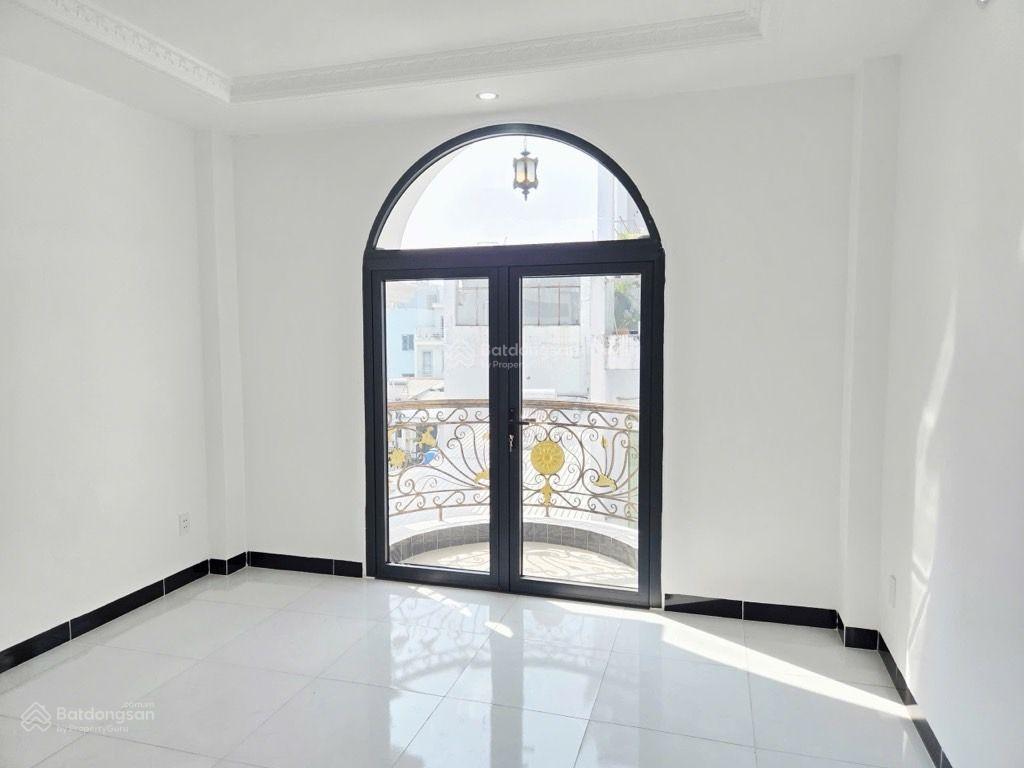 6 ty nhỏ. nhà đẹp quá đi ngang quẹo vô hỏi hương lộ 2. bốn xã. dt 72m2 nở hậu xem muốn mua ở liền