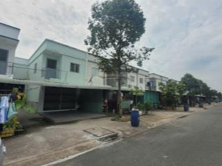 Bán gấp dãy nhà trọ sinh lời ngay  trung tâm kcn bàu bàng
