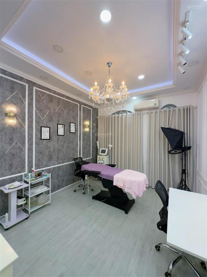 Mặt bằng mới rất đẹp cho thuê kinh doanh , lầu 2 nhà 150/23 nguyễn trãi , phường bến thành, quận 1
