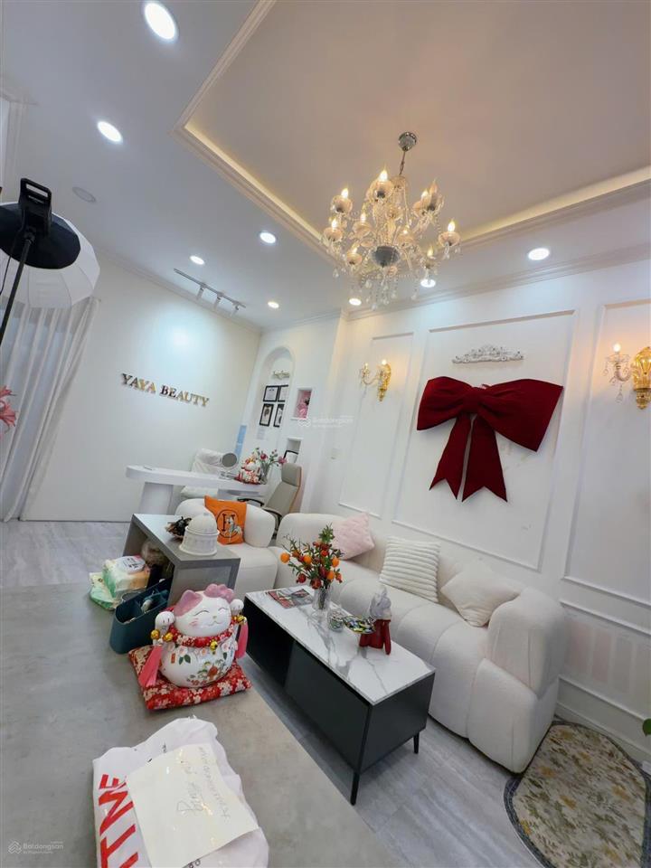 Mặt bằng mới rất đẹp cho thuê kinh doanh , lầu 2 nhà 150/23 nguyễn trãi , phường bến thành, quận 1