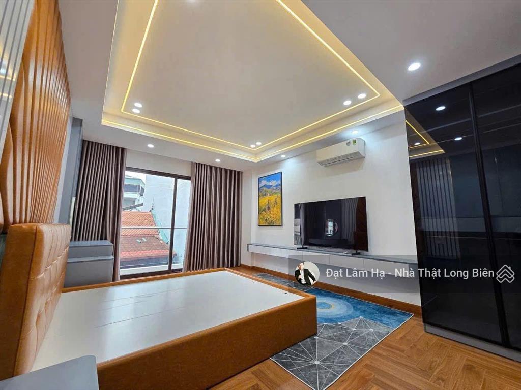 Nguyễn văn cừ ngõ thông đông người qua lại 50m 6 tầng oto đỗ cửa 14 tỷ