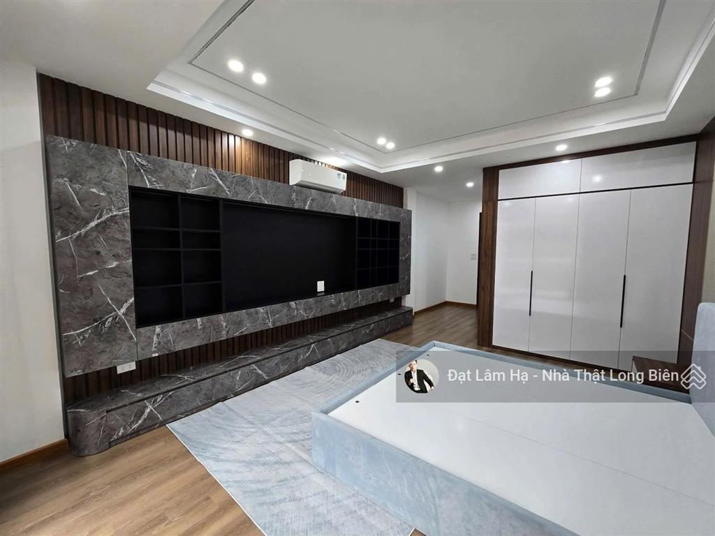 Nguyễn văn cừ ngõ thông đông người qua lại 50m 6 tầng oto đỗ cửa 14 tỷ