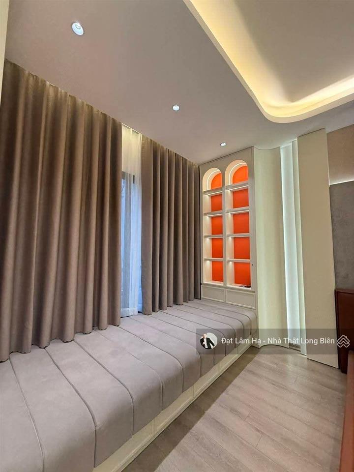 Chính chủ bán nhà bồ đề oto đỗ cửa ngõ ngắn gần đường  45m 6 tầng thang máy  nhà 4 ngủ đủ công nă