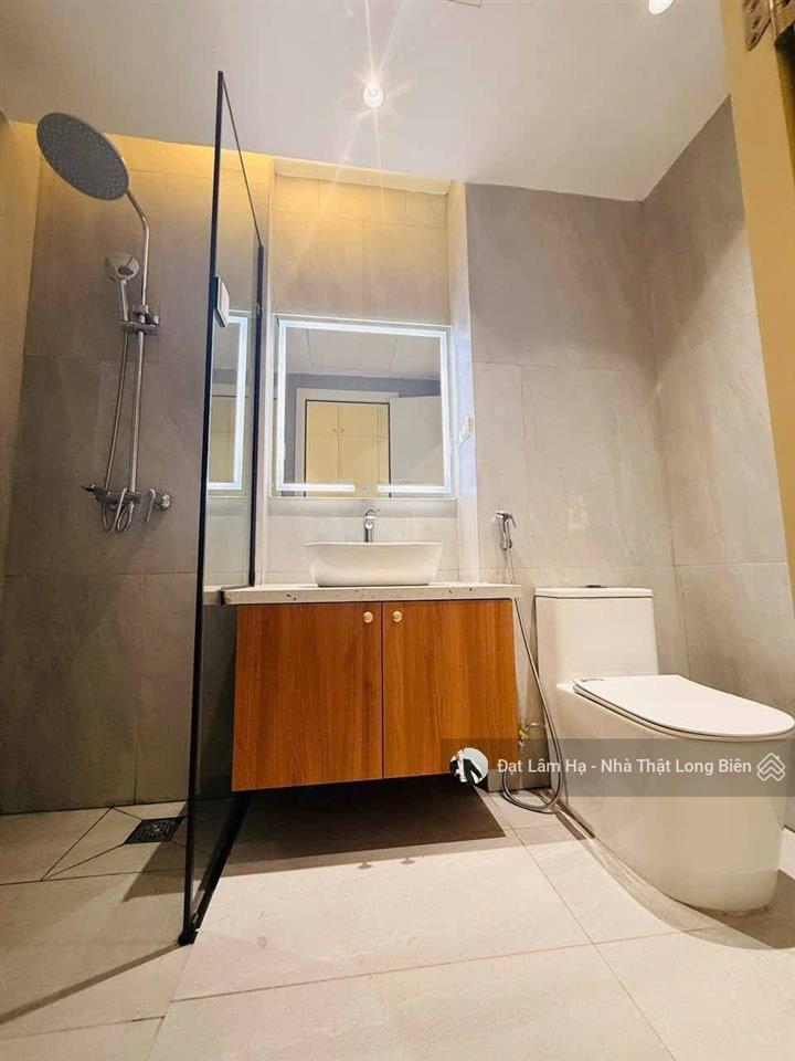 Chính chủ bán nhà bồ đề oto đỗ cửa ngõ ngắn gần đường  45m 6 tầng thang máy  nhà 4 ngủ đủ công nă