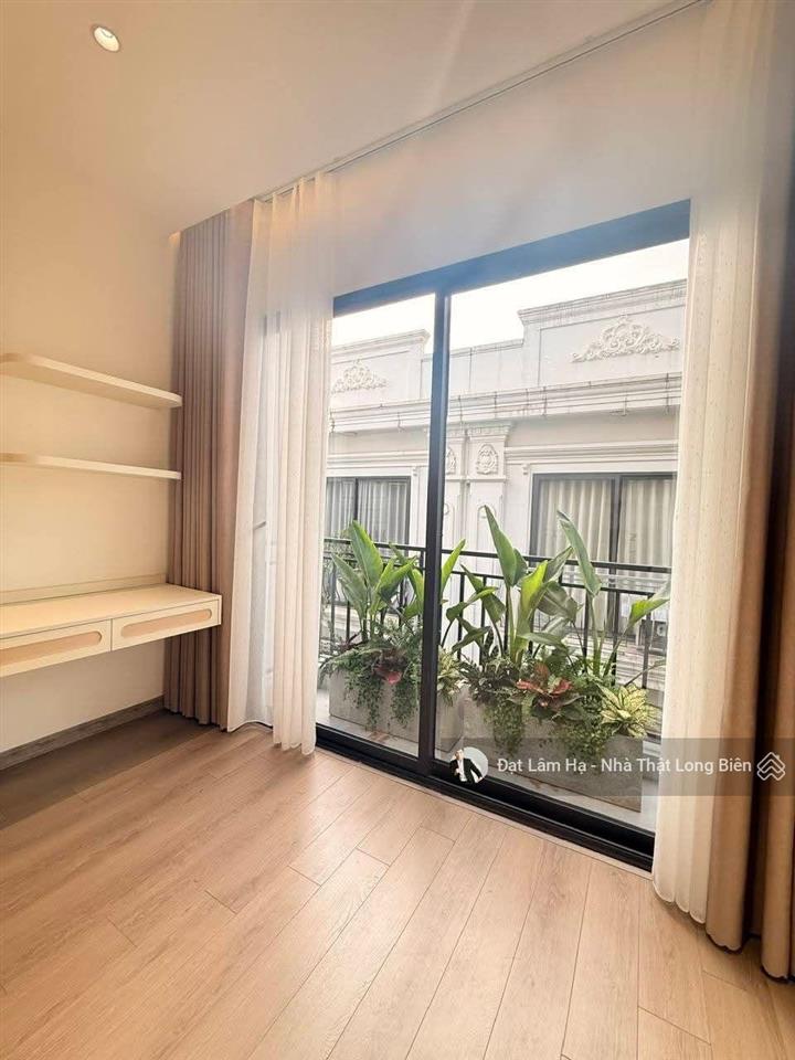 Chính chủ bán nhà bồ đề oto đỗ cửa ngõ ngắn gần đường  45m 6 tầng thang máy  nhà 4 ngủ đủ công nă