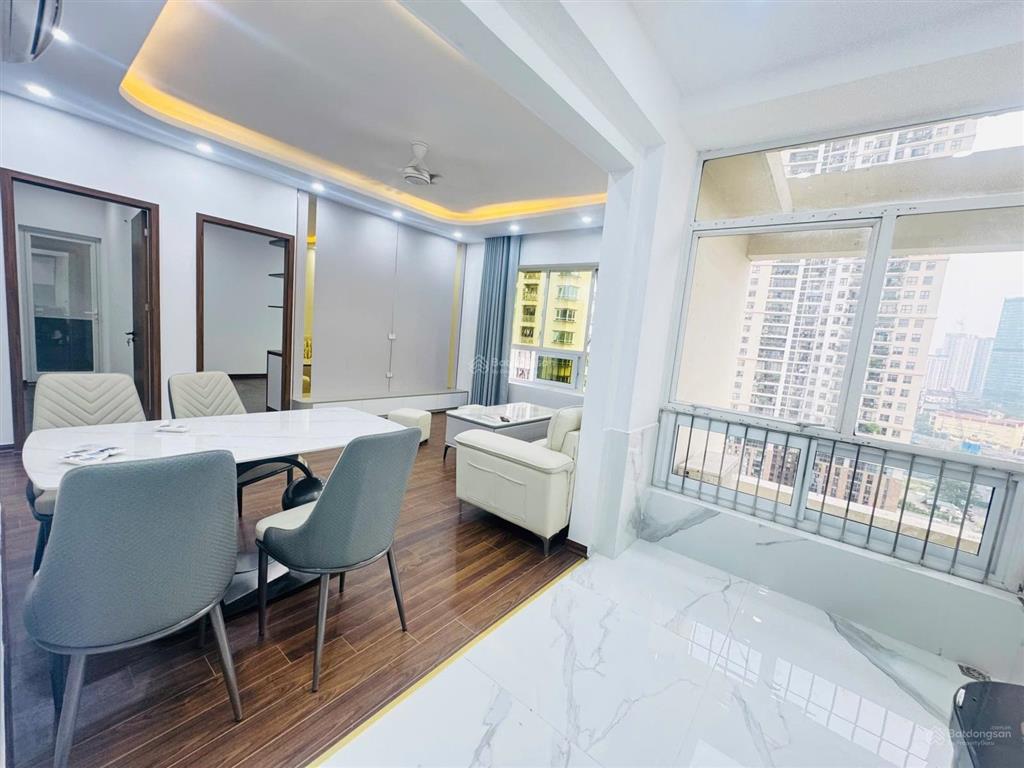 Bán căn hộ tòa n09 thành thái, công viên cầu giấy, 80m2, 7 tỷ, 2 pn, 2wc, sổ đỏ cc, full nt mới đẹp