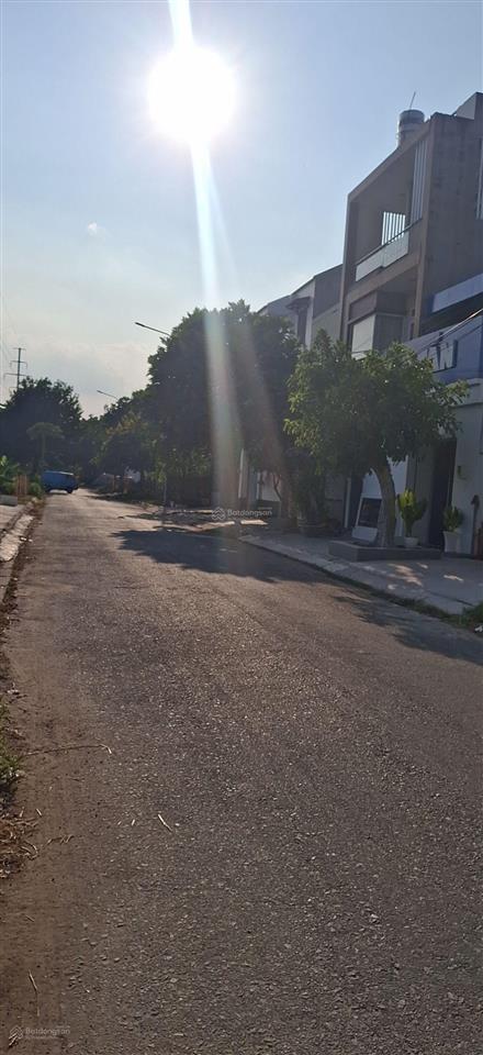 Bán đất 3 mat tiền quốc lô 1a.ngay ubnd q12..sát canh metro. khu dân cư sầm uất .chỉ 60tr/m2