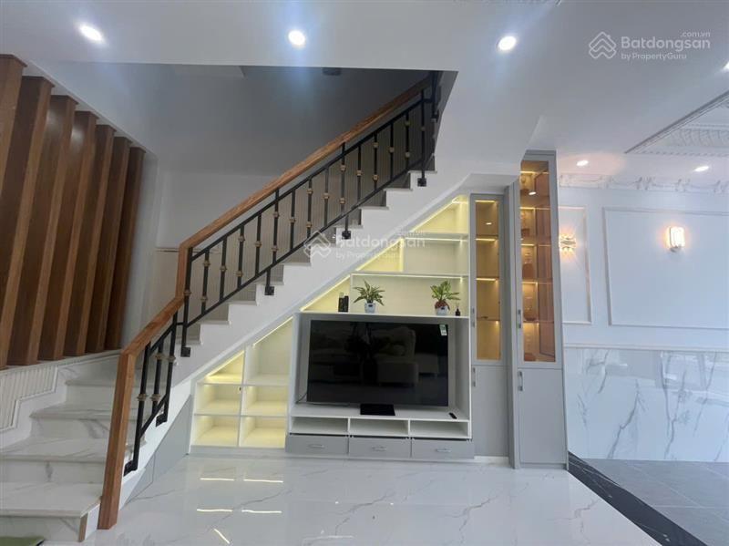Bán nhà tan cô điển. 5pn..5wc.ngang khủng hoảng 5.2m.huynh tấn phát chỉ 9.5ty tl