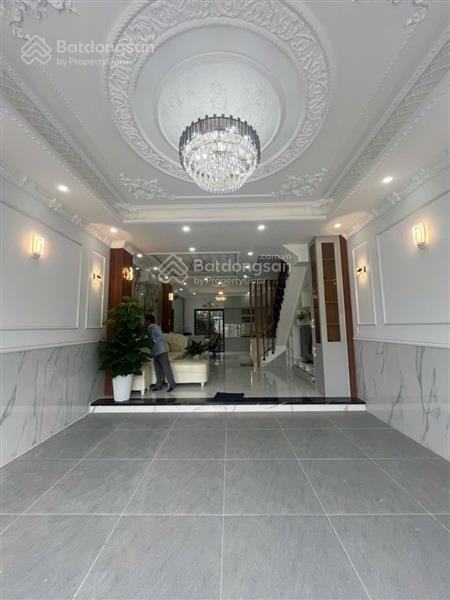 Bán nhà tan cô điển. 5pn..5wc.ngang khủng hoảng 5.2m.huynh tấn phát chỉ 9.5ty tl