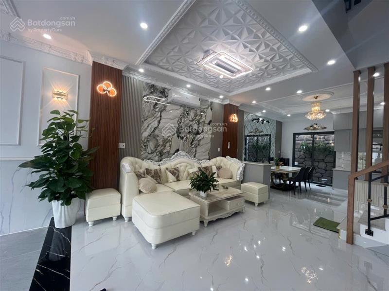 Bán nhà tan cô điển. 5pn..5wc.ngang khủng hoảng 5.2m.huynh tấn phát chỉ 9.5ty tl