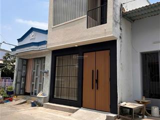 Nhà đẹp 2 tầng  đường 6m thông tứ tung  kdc hiện hữu  nội thất đẹp vào ở ngay  gần trường học c