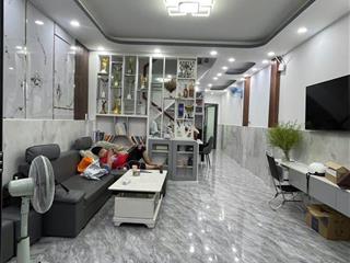 Nhà sổ hồng riêng  cạnh quận 7  hơn 4 tỷ