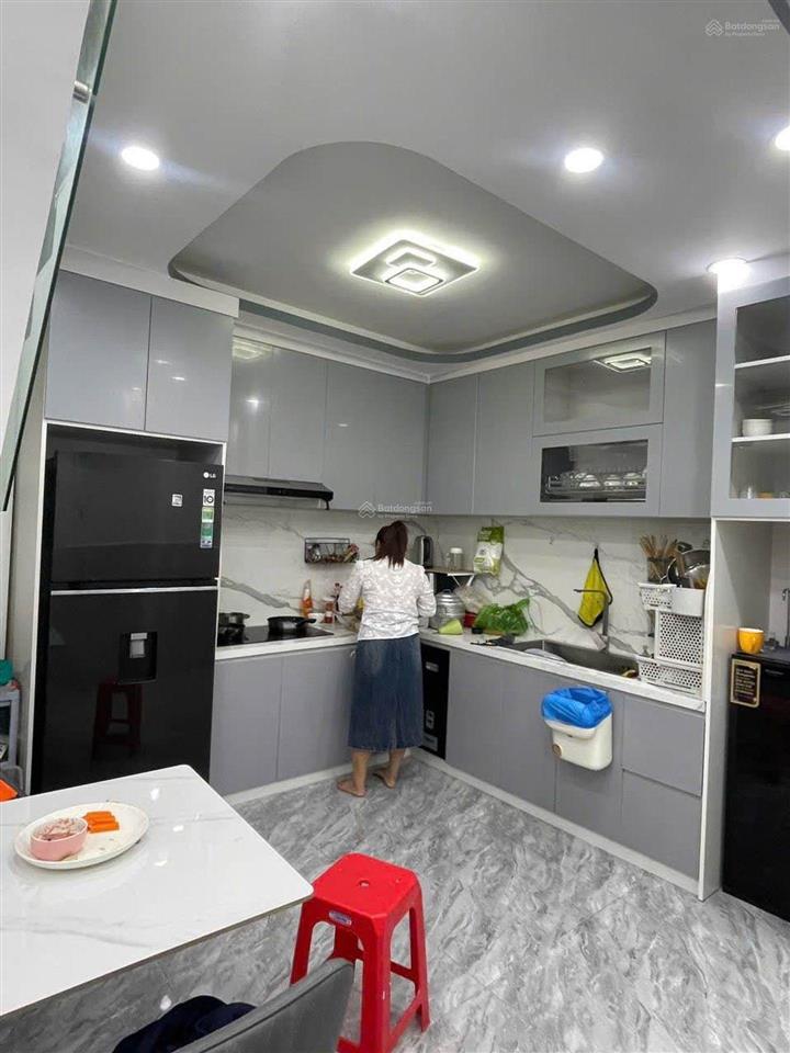 Nhà sổ hồng riêng  cạnh quận 7  hơn 4 tỷ