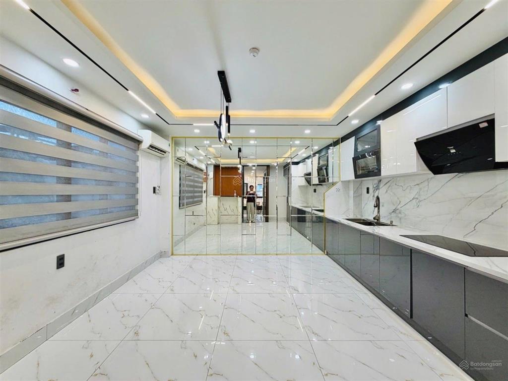 Lô góc  mặt tiền đường đẹp nhất khu vực  kinh doanh đa ngành nghề  5 tầng btct  thang máy