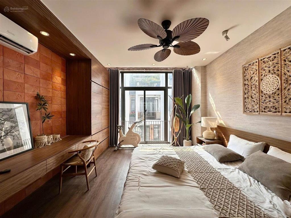 Phạm văn chiêu, gò vấp toà chdv cao cấp 6 lầu  4x14m  2 ô tô tránh đỗ cửa