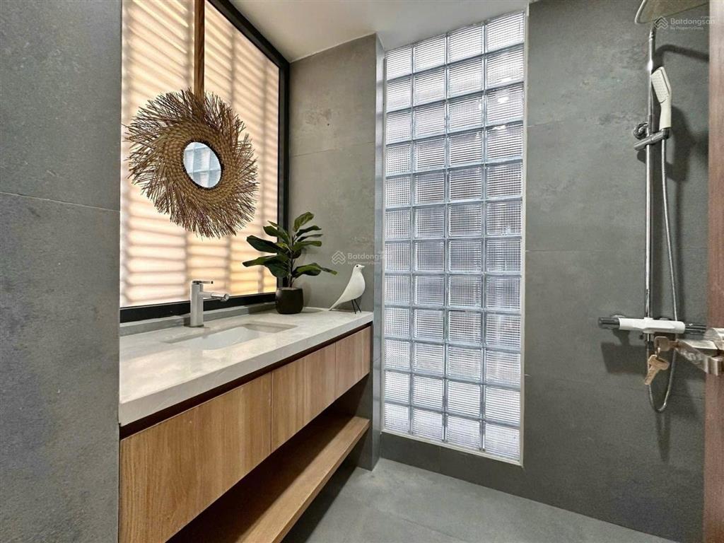 Phạm văn chiêu, gò vấp toà chdv cao cấp 6 lầu  4x14m  2 ô tô tránh đỗ cửa