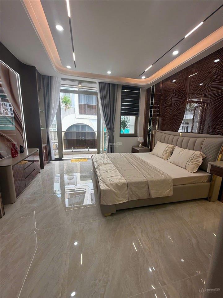 Nguyễn văn khối..gvap siêu phẩm diện tích siêu khủng 88m2  nở hậu tài lộc  nhà 5 tầng, thang máy