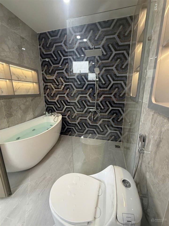 Nguyễn văn khối..gvap siêu phẩm diện tích siêu khủng 88m2  nở hậu tài lộc  nhà 5 tầng, thang máy