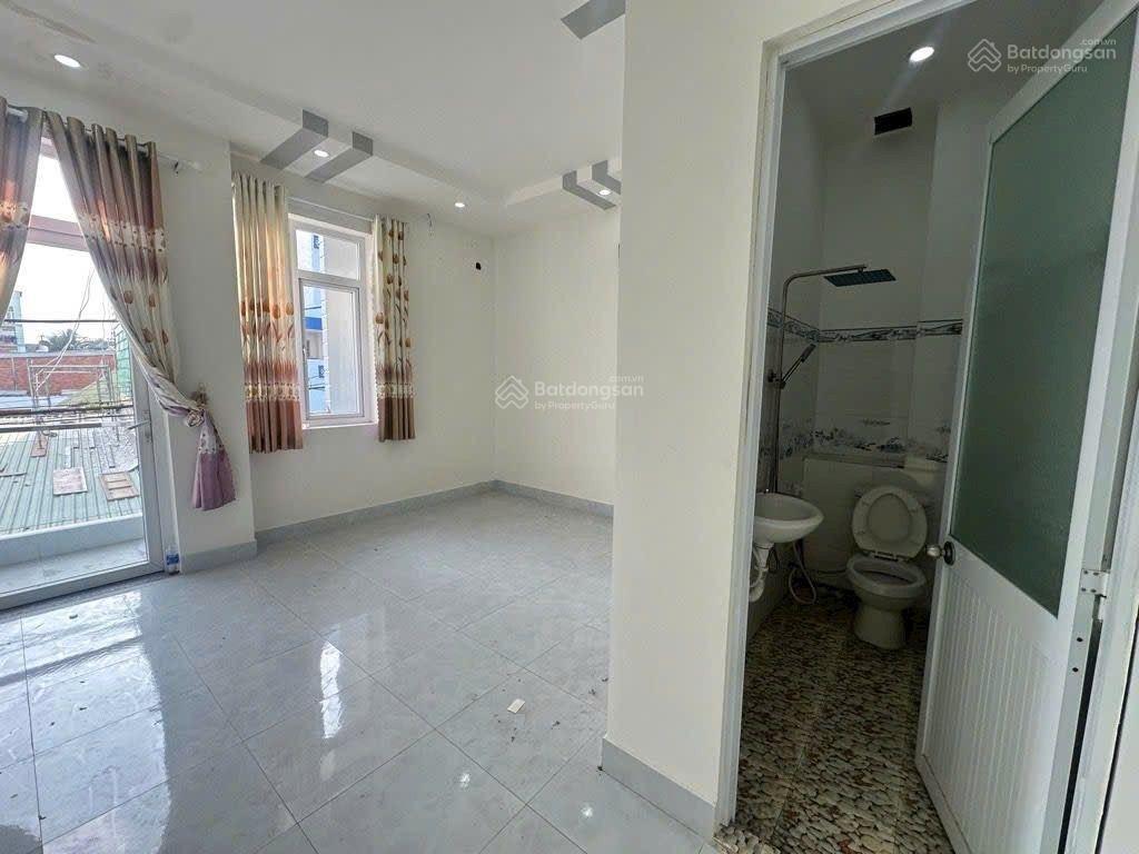 Hẻm xe hơi thẳng trục lê văn khương. q12. cách mặt tiền đường 30m
4.5x13m  4 tầng 