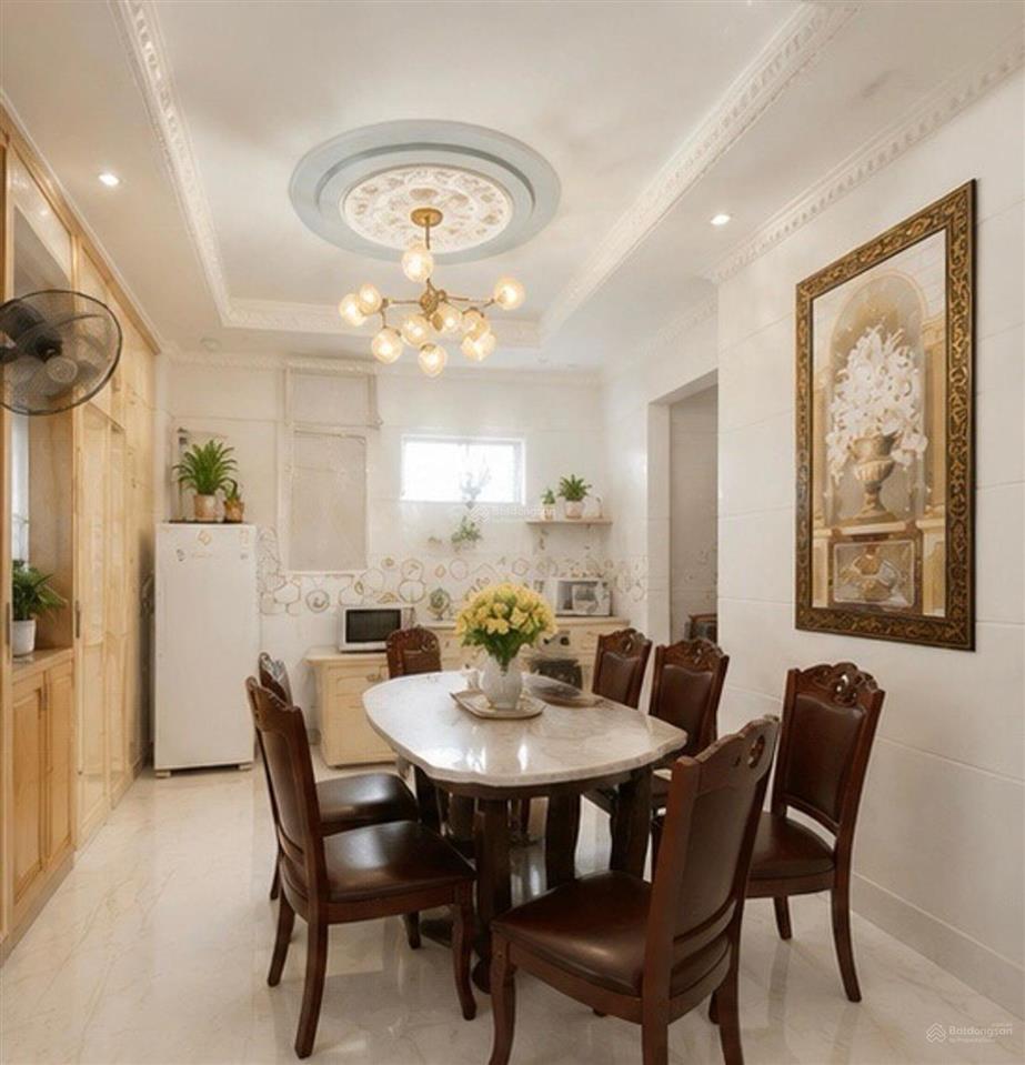 Bán nhà chợ xóm mới gò vấp vị trí thuận tiện, hẻm xe tải kết cấu 1 trệt 1 lửng 4 lầu