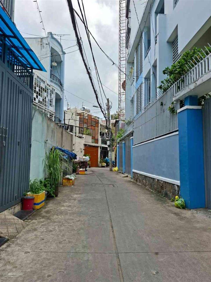 Nhà hẻm thông lê lợi .p hạnh thông, q gò vấp
dt  4 13m xây 1 trệt 1 lầu.