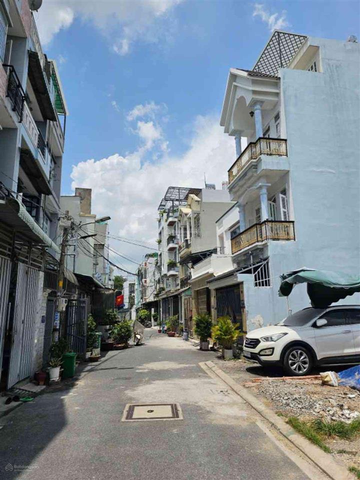 Nhà 3 tầng khu đồng bộ hẻm 6m ,ô tô đậu đỗ. khu nội bộ an ninh,
+ đường ta20, gần với trần thị cờ.
