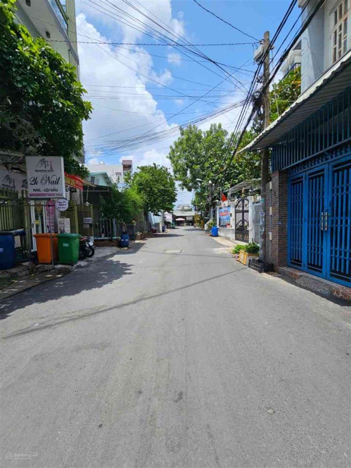 Nhà 3 tầng khu đồng bộ hẻm 6m ,ô tô đậu đỗ. khu nội bộ an ninh,
+ đường ta20, gần với trần thị cờ.