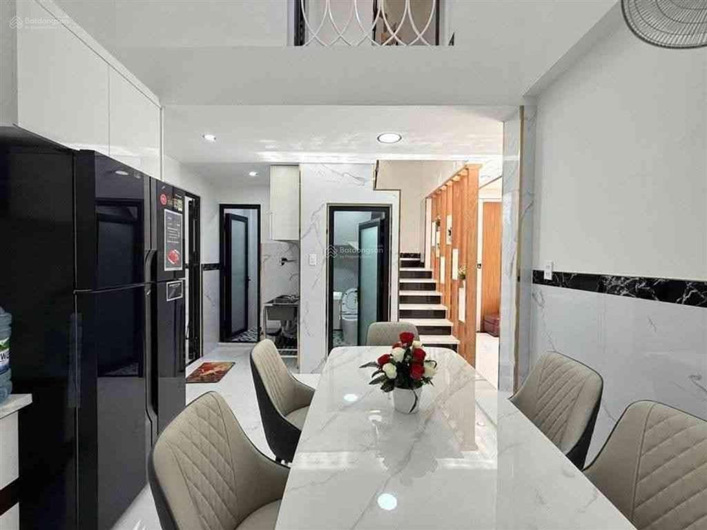 Nhà mặt tiền trương đăng quế, gò vấp. 2 mặt tiền trước sau xe hơi. kết cấu 1 trệt 4 lầu sân thượng