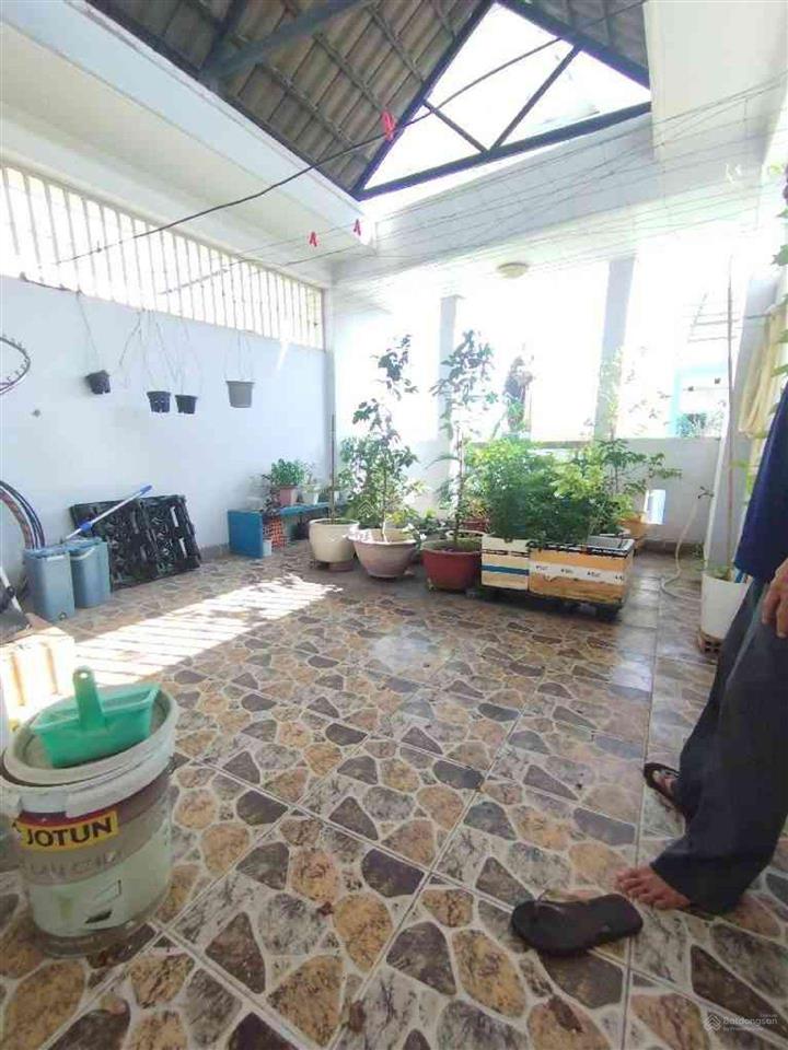 Nhà 4 tầng sát mặt tiền quang trung  hẻm 6m không lộ giới. vị trí 30m ra mặt tiền, 4m x 11m