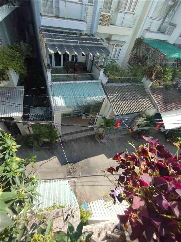 Nhà 4 tầng sát mặt tiền quang trung  hẻm 6m không lộ giới. vị trí 30m ra mặt tiền, 4m x 11m
