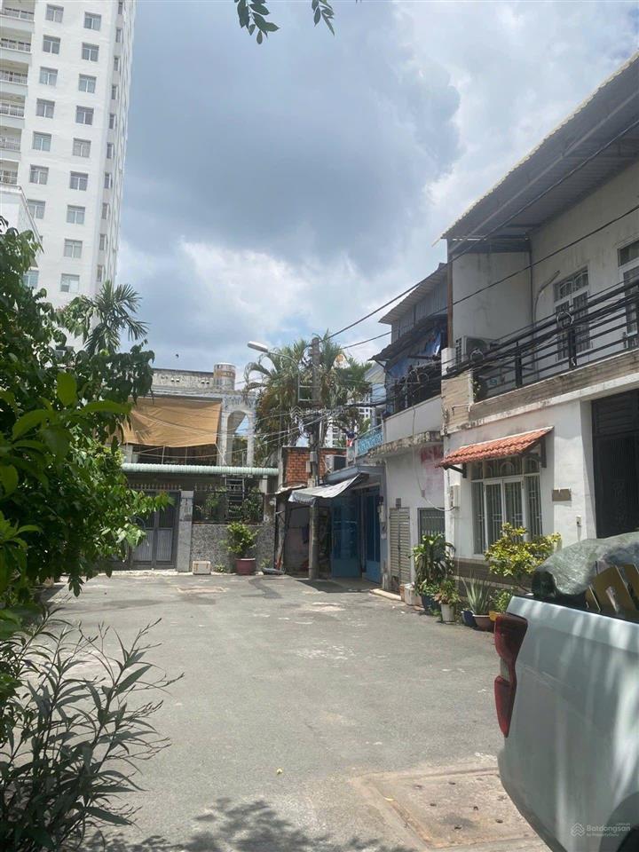 Trần xuân soạn tân hưng vị trí xuất sắc
 nhà 2 tầng, gồm 2 pn, 1 wc.
 xe hơi tận nhà. hẻm thông