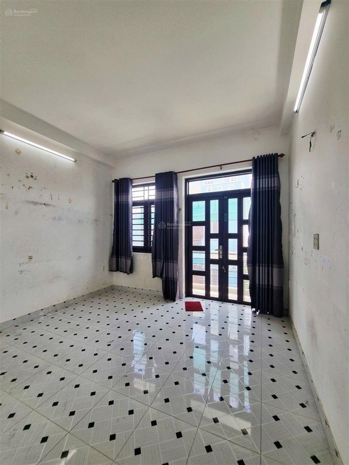Hẻm xe hơi 5m. thông thẳng một trục  ngay trung tâm tiện ích, sát bv q12 & metro q12.. tth