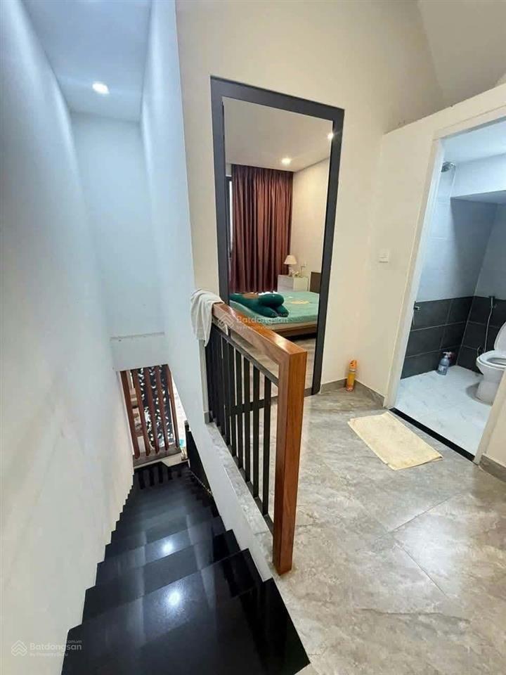 Khu biệt thự kiều đàm q7  nhà chủ tự xây kiên cố ô tô đậu cửa diện tích 4.5 x 11.3m