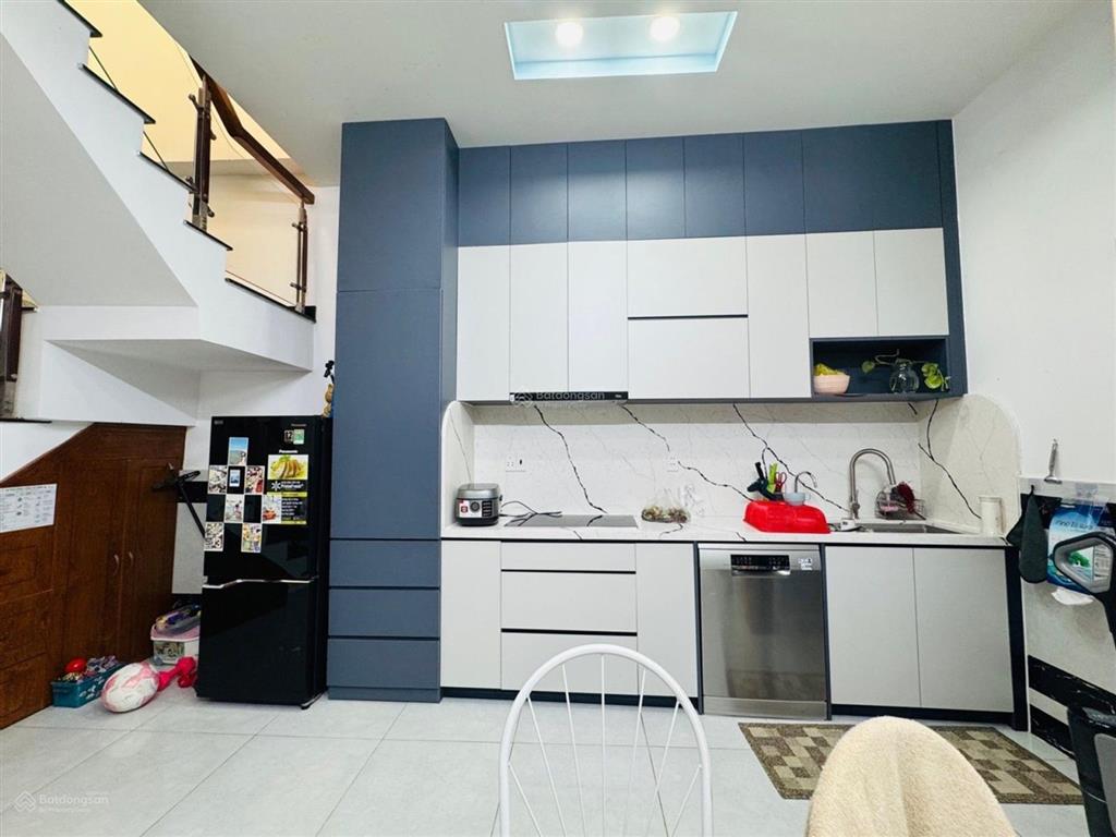 Quang trung ô tô tới nhà  55m2 (4.1x13.5) a4  2 tầng btct, 2 pn, 3 wc  tặng nội thất xịn