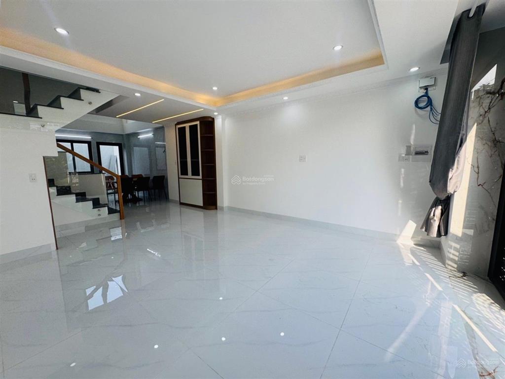 Nhà trục nguyễn oanh  ngay cầu an lộc q12  sân bay tsn 15 vào nhà  60m2 (4.5x14) 5 tầng