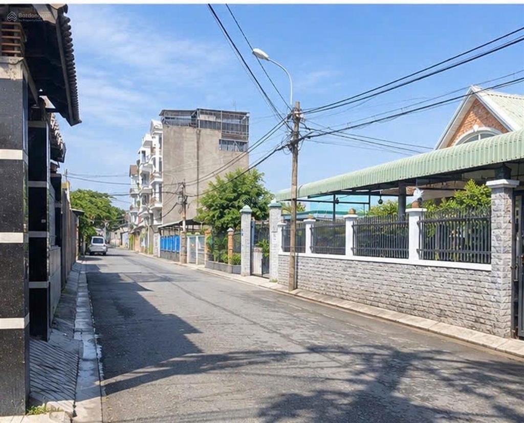  ngã bùi văn ngữ & nguyễn ảnh thủ
 ngang 4 dài 24  hxh 6m  thông  nhà 1 trệt 2 lầu  4pn 5wc