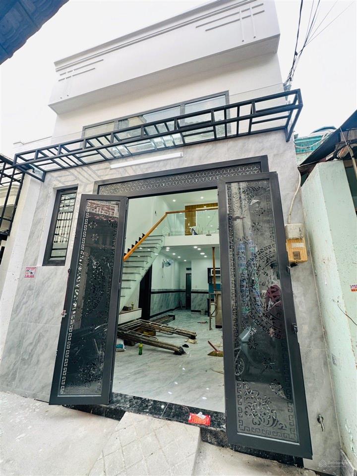 Nhà mới ở ngay  48m2  2 tầng  sát metro quận 12 tiện về gò vấp