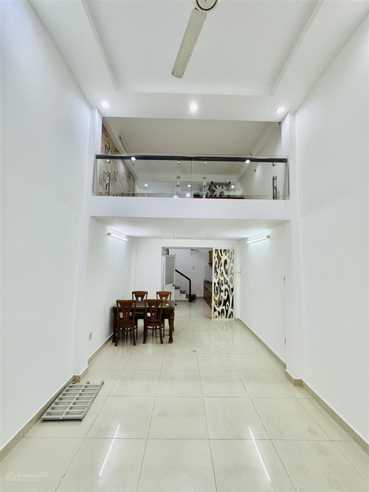 Hiếm ngay khu víp quận 3, đối diện cv tao đàn, 40m2 ( 3.5x12m), nhà btct, hẻm thông