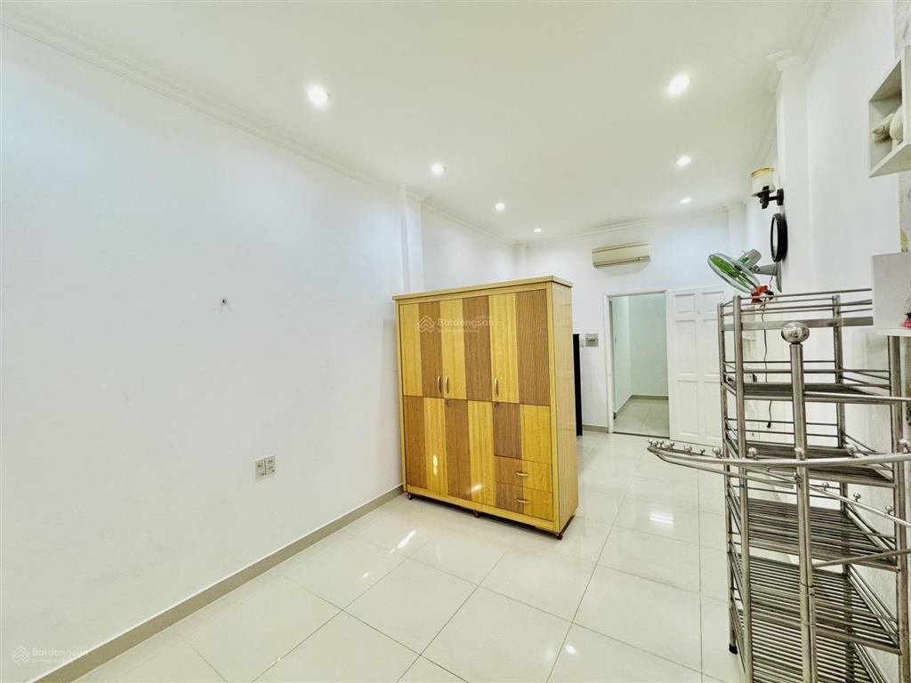 Hiếm ngay khu víp quận 3, đối diện cv tao đàn, 40m2 ( 3.5x12m), nhà btct, hẻm thông