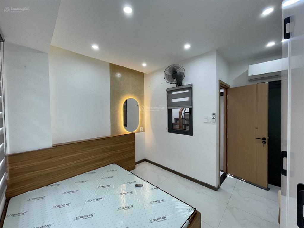 Nhà mới đẹp hẻm thông  nguyễn tri phương q10  3 tầng đúc 2pn 3wc  sổ nở hậu tài lộc