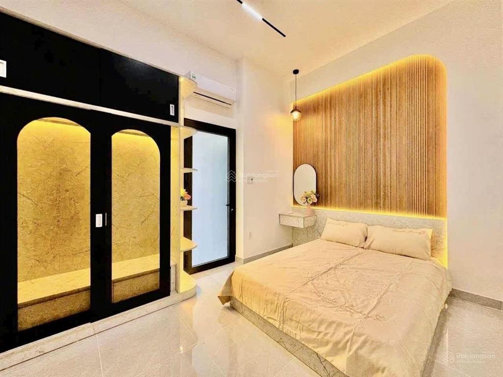 Mặt tiền hẻm kinh doanh siêu đỉnh, hxh quay đầu, nhà mới đẹp ở luôn, 20m ra nguyễn kim, khúc 3/2