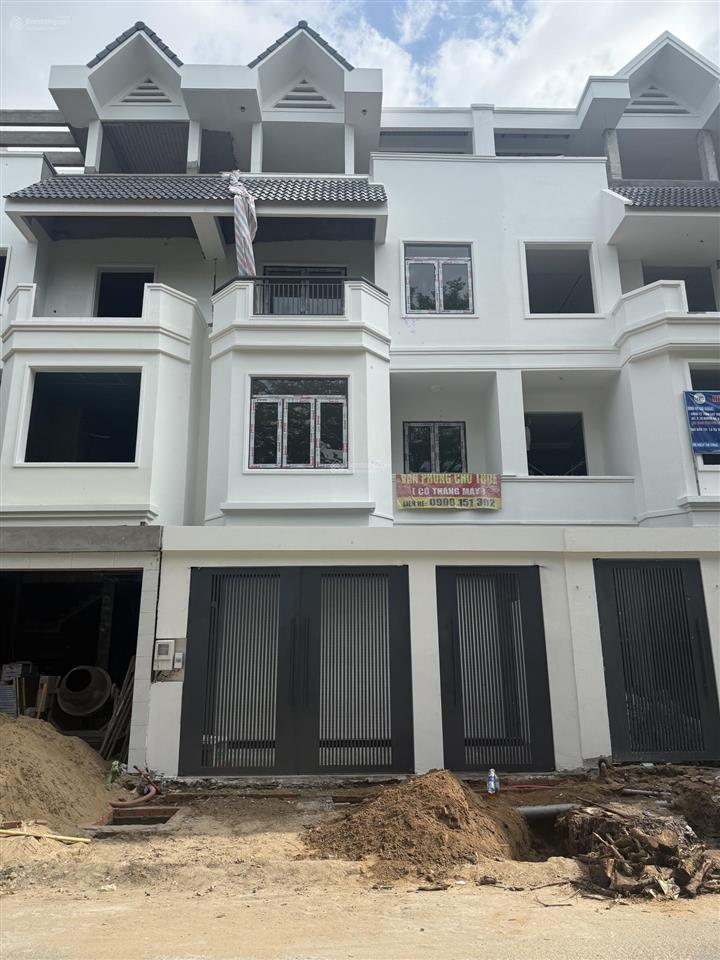 Cho thuê nhà mặt phố làm văn phòng có thang máy