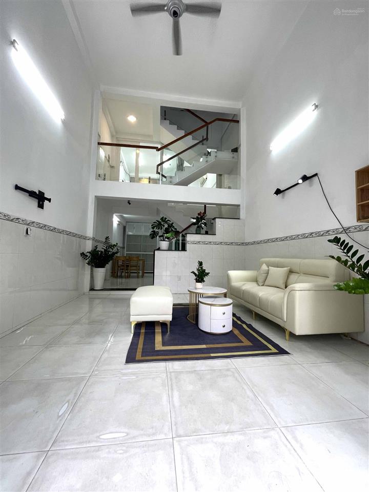 Cực hiếm nhà linh đông thủ đức 50m 3 tầng ở ngay hẻm rộng 8m chỉ 6.x tỷ sát phạm văn đồng