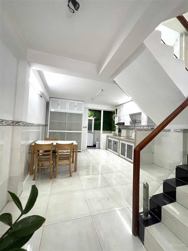 Cực hiếm nhà linh đông thủ đức 50m 3 tầng ở ngay hẻm rộng 8m chỉ 6.x tỷ sát phạm văn đồng