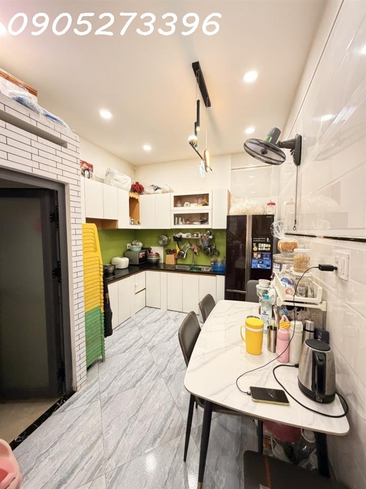 SIÊU PHẨM NHÀ ĐẸP Ở NGAY KHU SÂN BAY - 2 TẦNG 2PN GẦN MẶT TIỀN, SỔ A4 HOÀN CÔNG ĐỦ - TẶNG