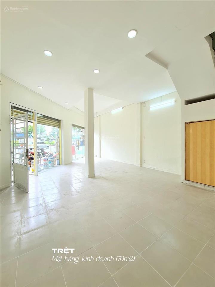 Chỉ 9,8 tỷ, mặt tiền đại lộ nguyễn văn linh q. 7, ngang 8.9m dài 10m