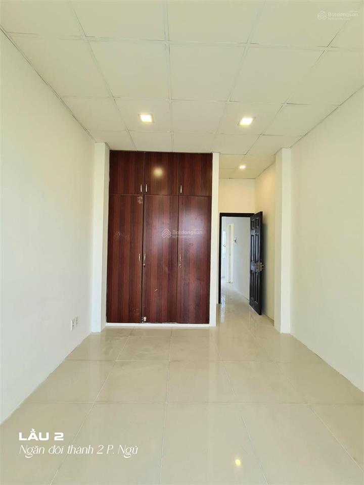Chỉ 9,8 tỷ, mặt tiền đại lộ nguyễn văn linh q. 7, ngang 8.9m dài 10m