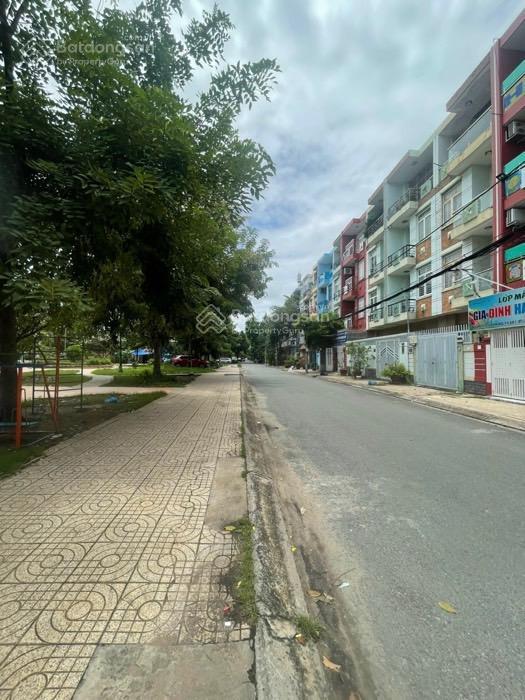Mặt tiền tạ quang bửu  ngang 5m hiếm  4 tầng hoàn công  kinh doanh đỉnh