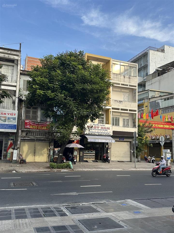 Nhà mặt tiền điện biên phủ quận 3